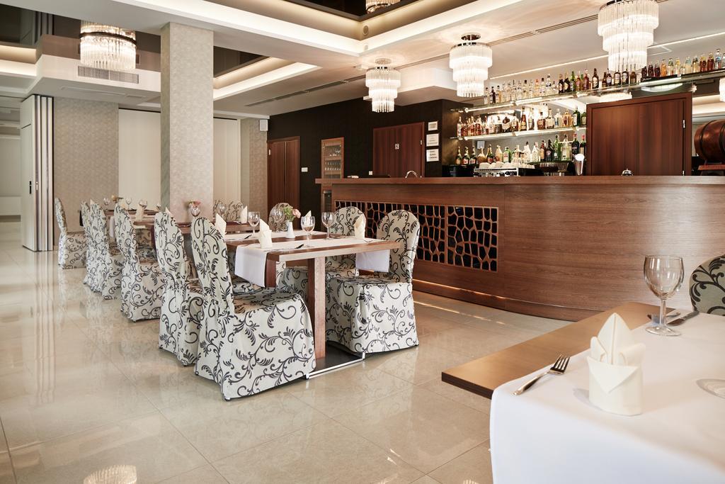 אפטא Hotel Miodowy Mlyn מראה חיצוני תמונה