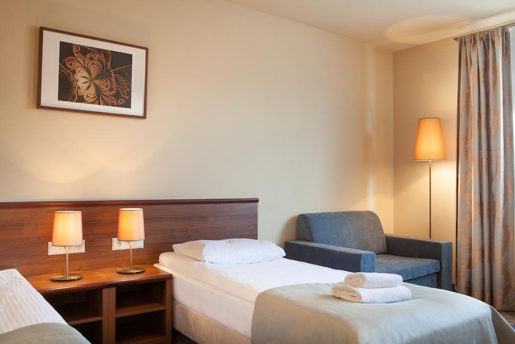 אפטא Hotel Miodowy Mlyn חדר תמונה