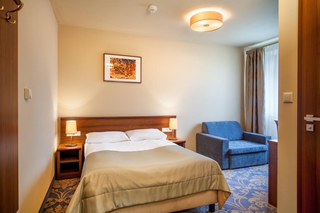 אפטא Hotel Miodowy Mlyn חדר תמונה